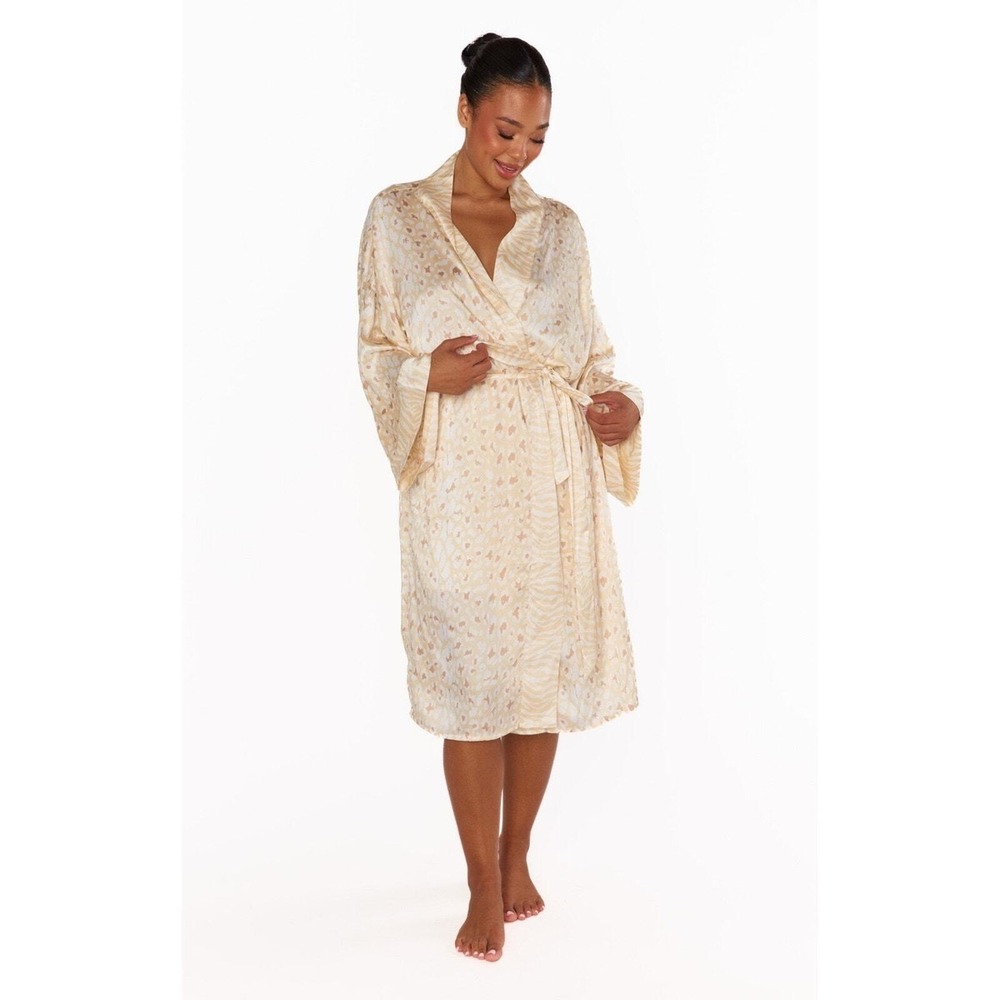 Show Me Your Mumu x Curateur Harlow Robe NWT One Size Missing Belt Ivory‎ - Picture 1 of 14